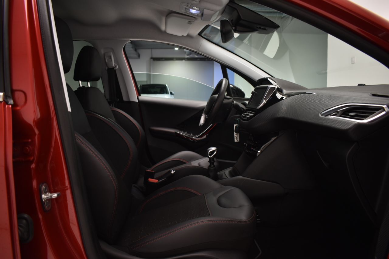Peugeot 208 GT LINE 1.2 PURETECH 100 CV 5P - Foto 2
