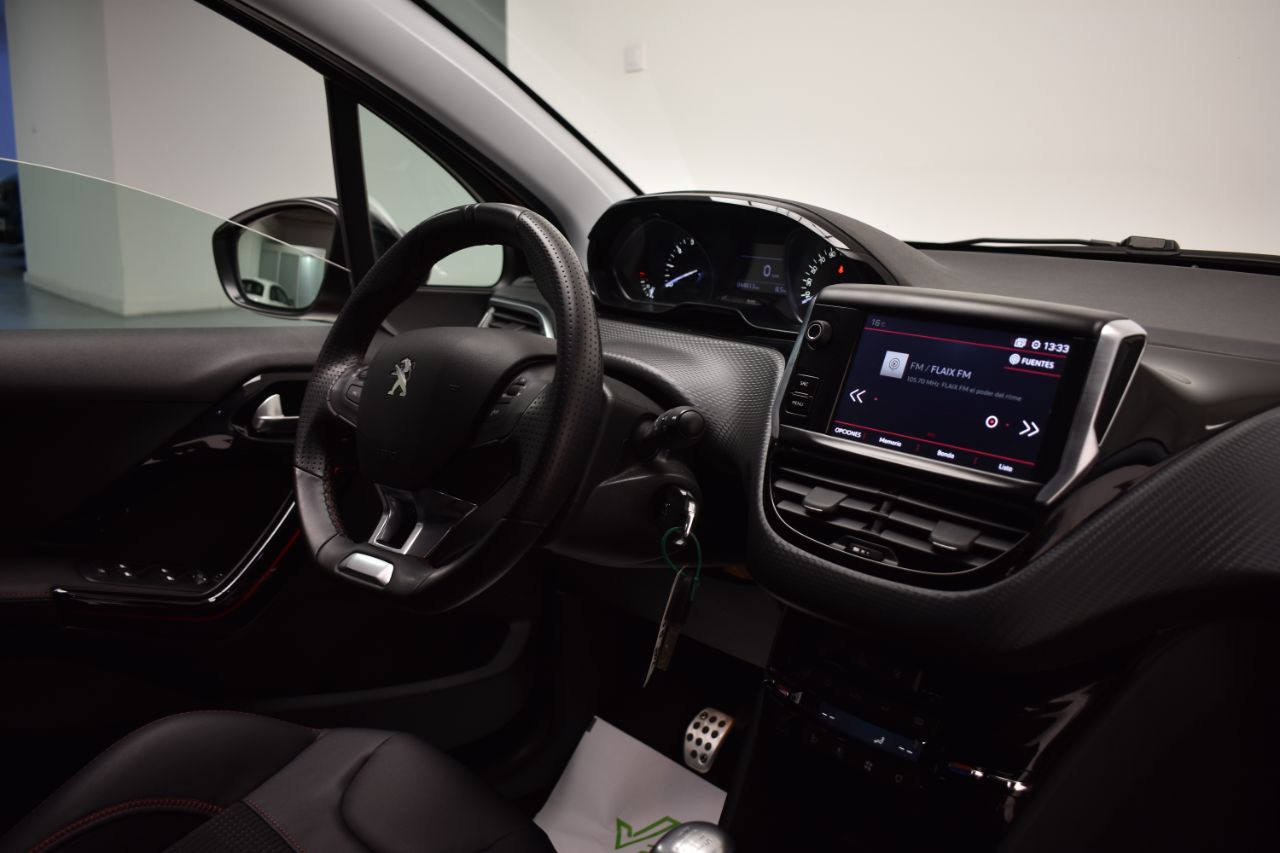 Peugeot 208 GT LINE 1.2 PURETECH 100 CV 5P - Foto 2