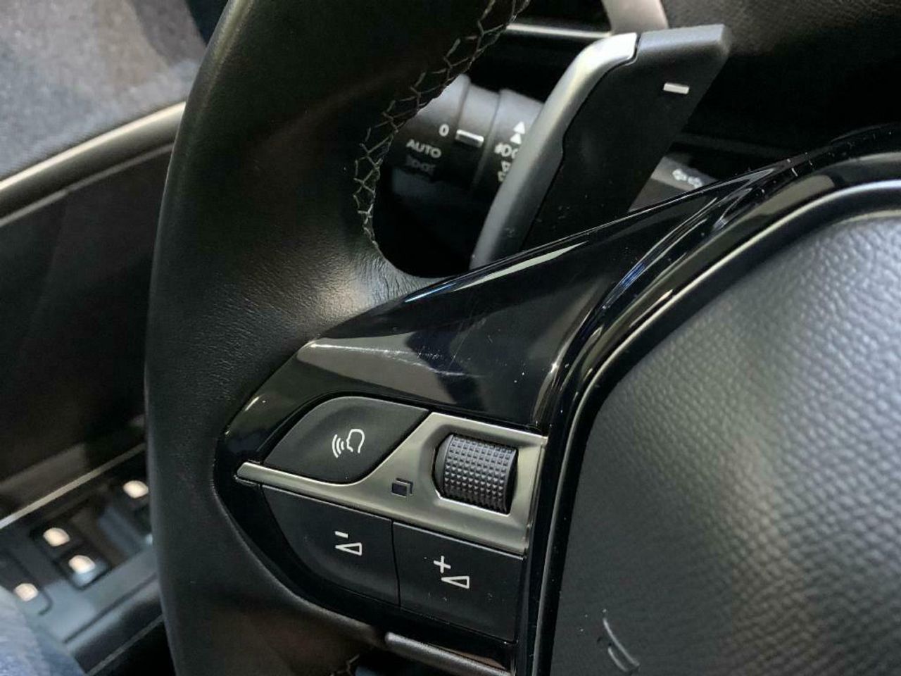 Peugeot 3008 ALLURE 1.2 PURETECH 130 CV EAT8 5P - Foto 2