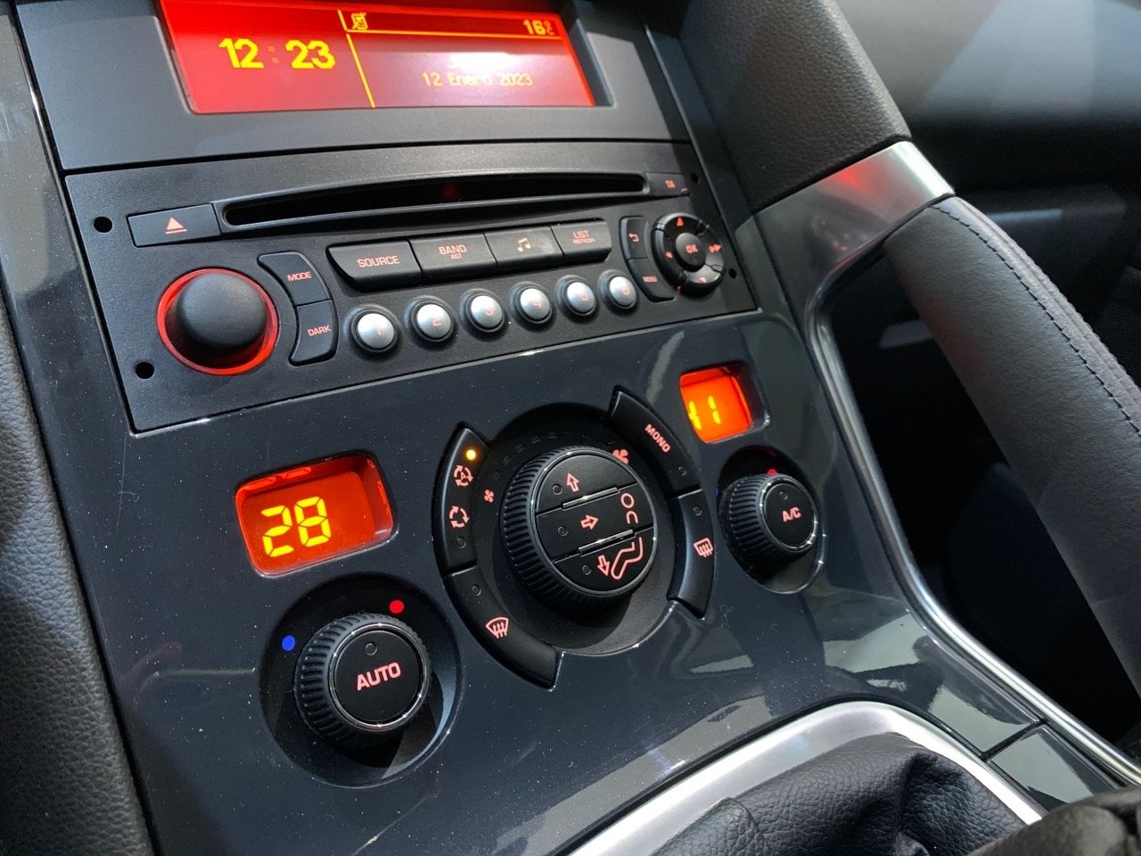 Peugeot 3008 STYLE 1.2 PURETECH 130 CV 5P - Foto 2