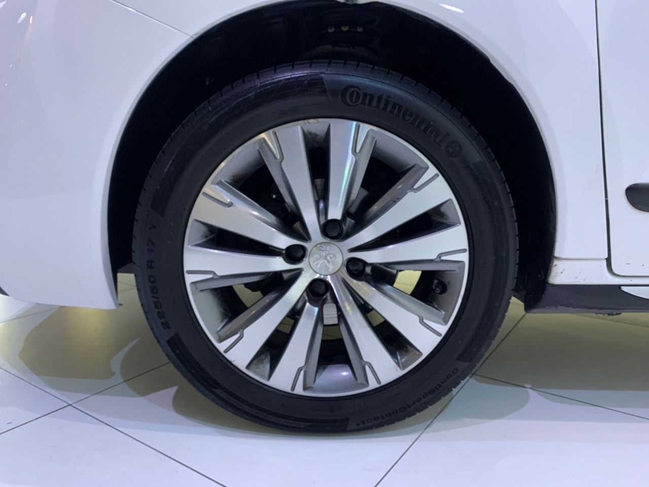 Peugeot 3008 STYLE 1.2 PURETECH 130 CV 5P - Foto 2