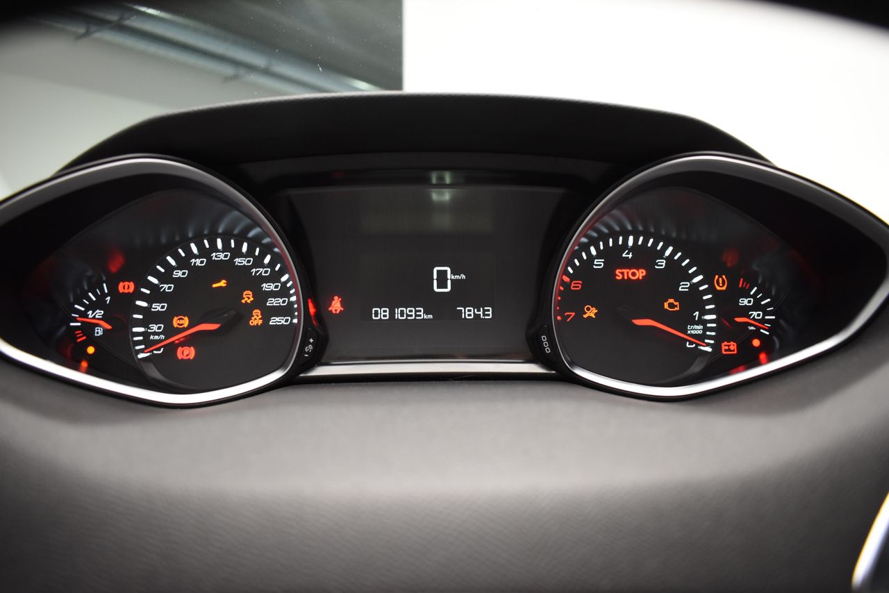 Peugeot 308 SW STYLE 1.2 PURETECH 110 CV 5P - Foto 2