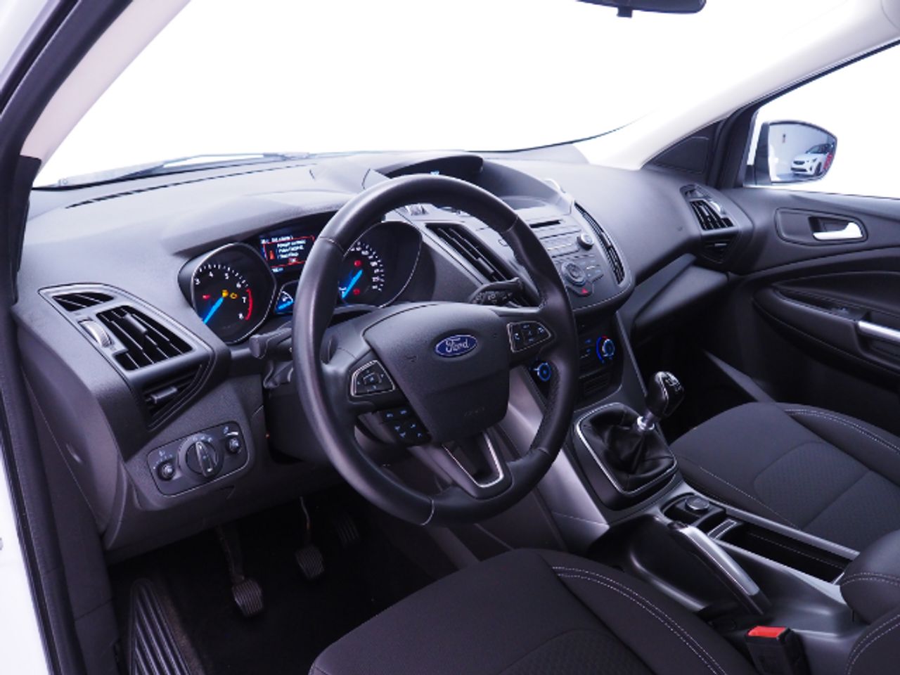 Ford Kuga TREND 1.5 ECOBOOST 120 CV 2WD 5P - Foto 2