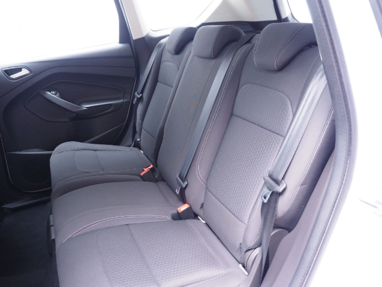 Ford Kuga TREND 1.5 ECOBOOST 120 CV 2WD 5P - Foto 2