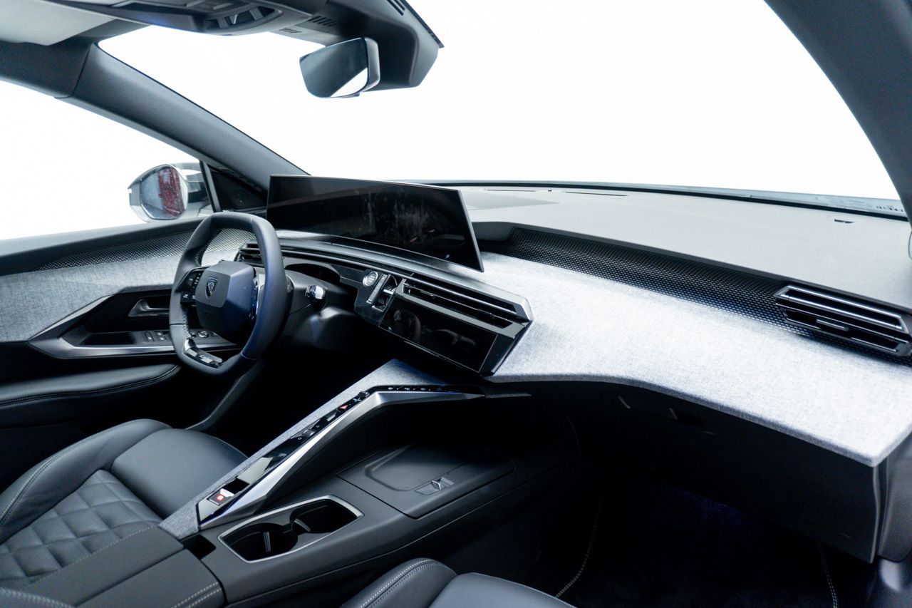 Peugeot 3008 GT BEV 73KWH 157KW 214 CV 5P - Foto 2