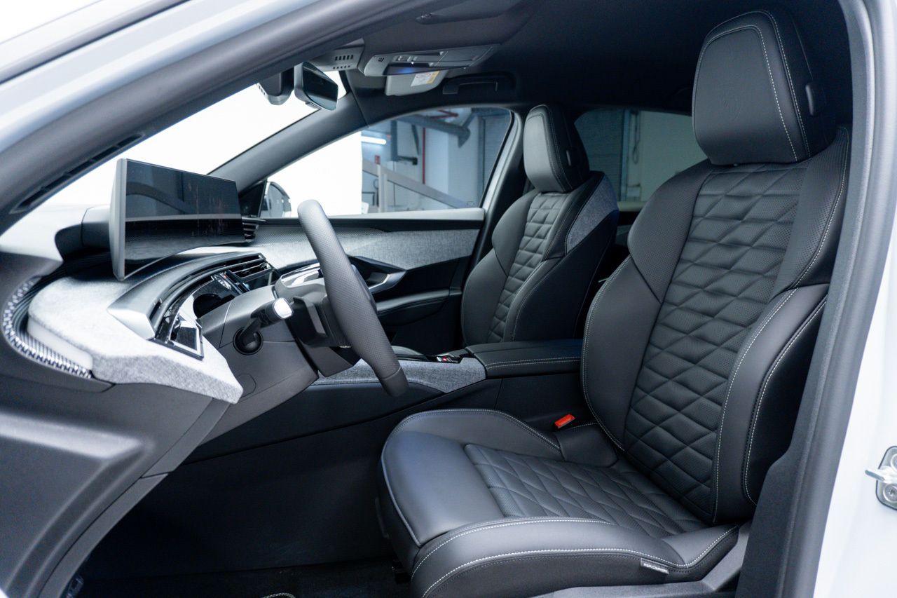 Peugeot 3008 GT BEV 73KWH 157KW 214 CV 5P - Foto 2