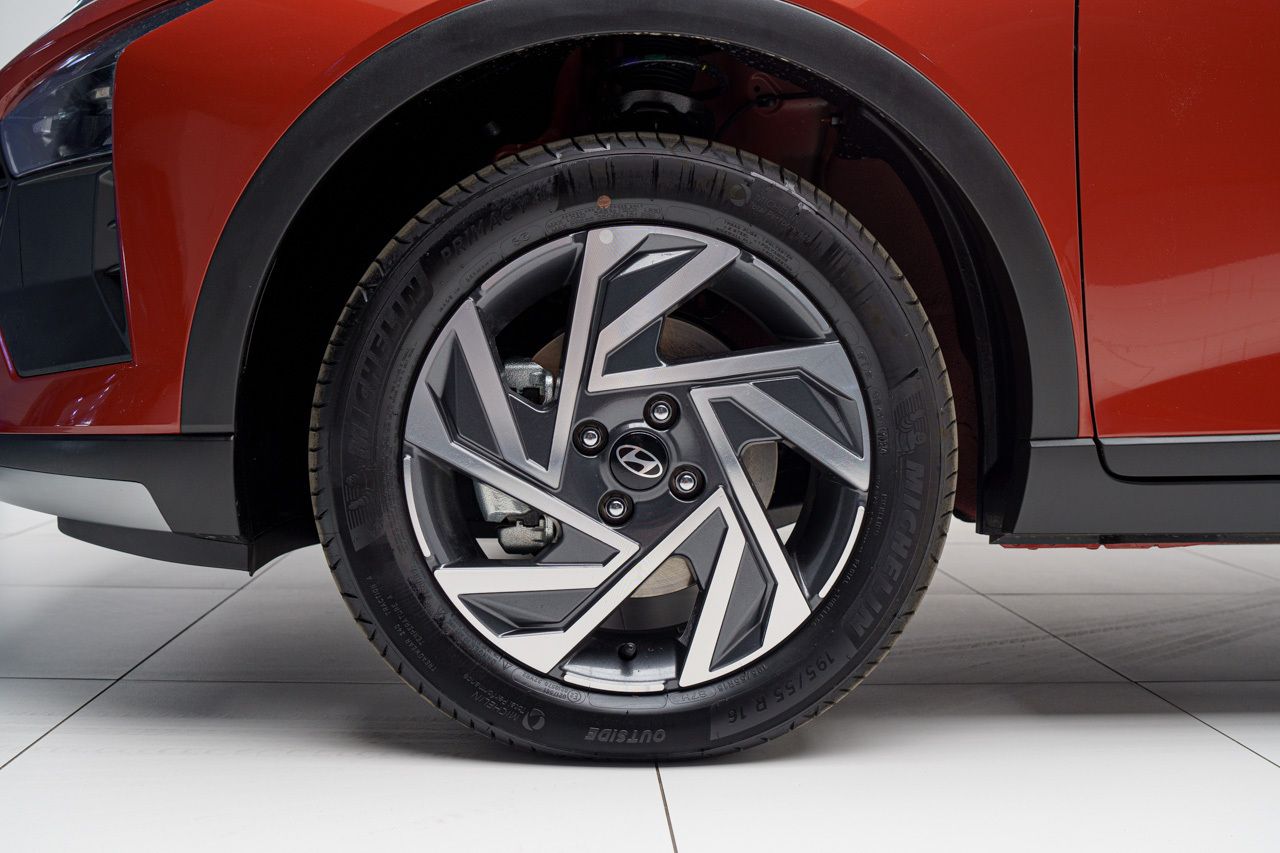Hyundai Bayon MAXX 1.0 TGDI MHEV 100 CV 5P - Foto 2