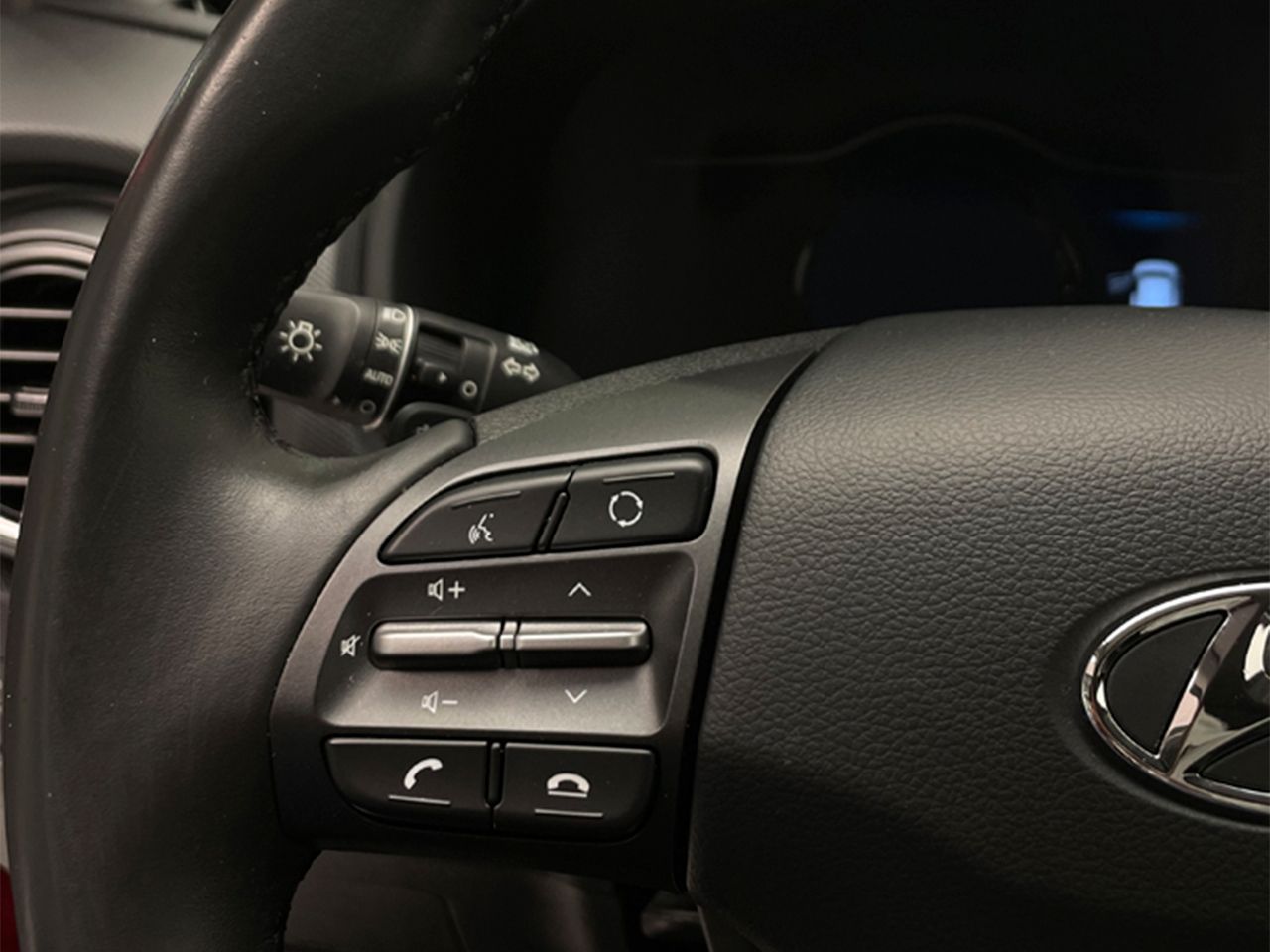 Hyundai Kona EV TECNO 150KW 7.2KW 204 CV 5P - Foto 2