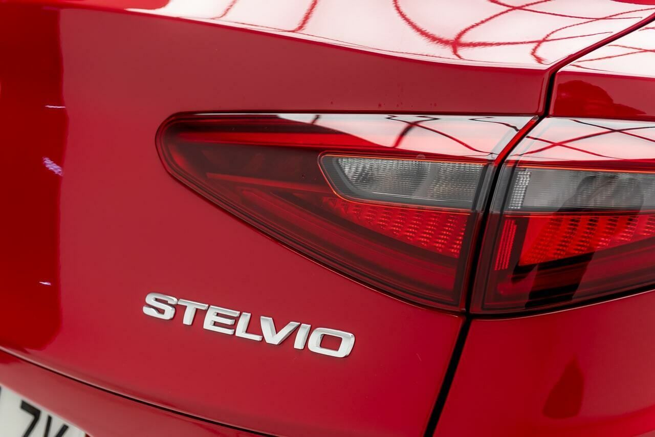 Alfa Romeo Stelvio TI 2.2 D TURBO 210 CV AUTO 4WD 5P - Foto 2