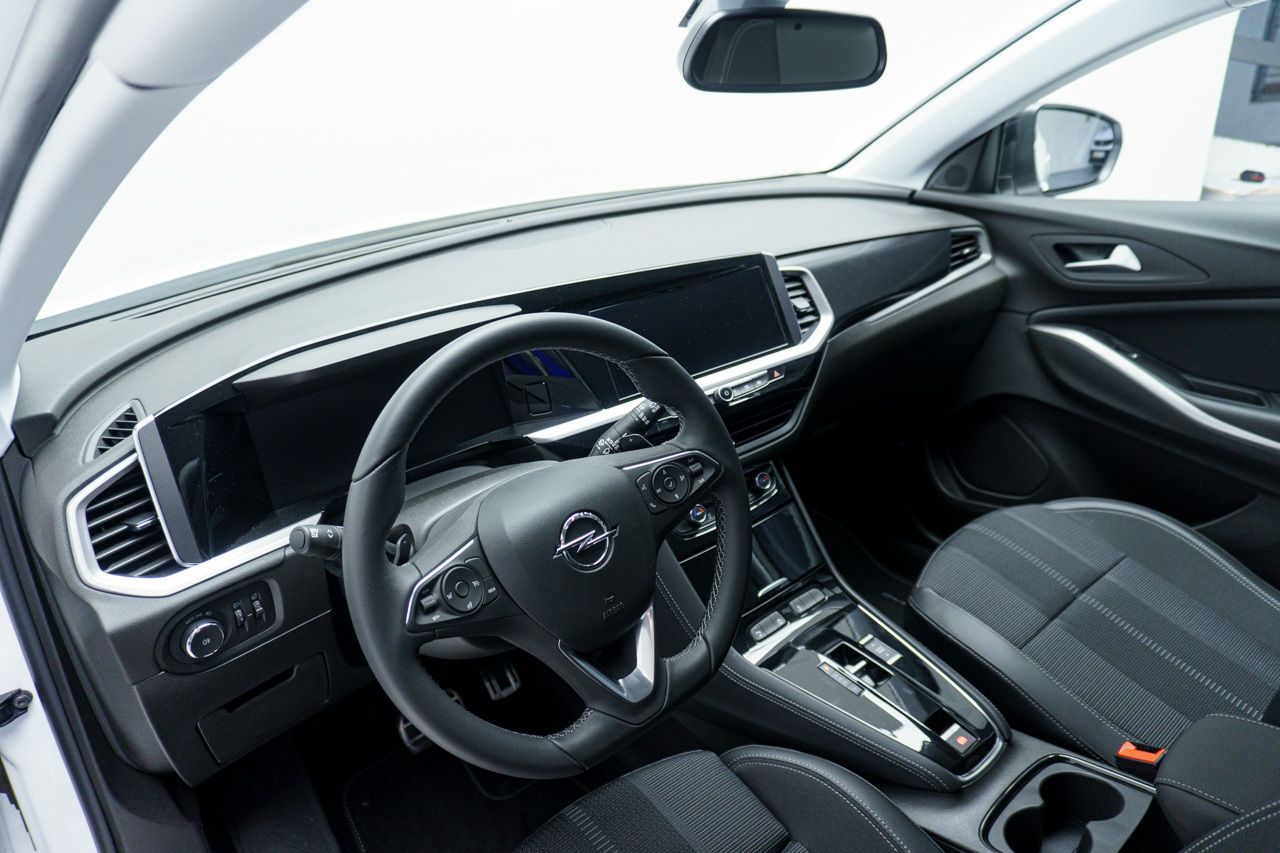 Opel Grandland GS 1.2 MHEV TURBO 136 CV DCT 5P - Foto 2
