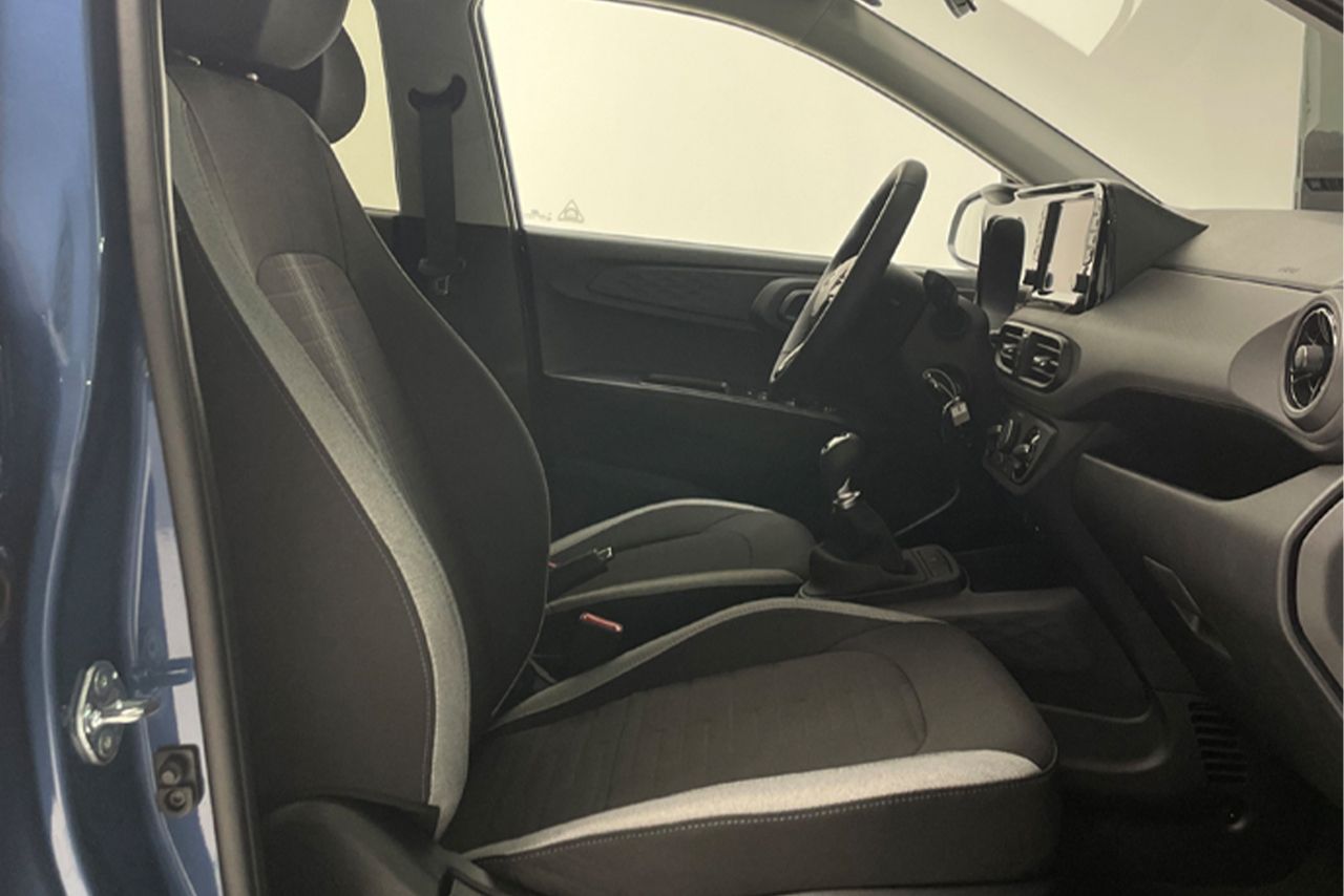 Hyundai i10 KLASS 1.0 67 CV 5P - Foto 2