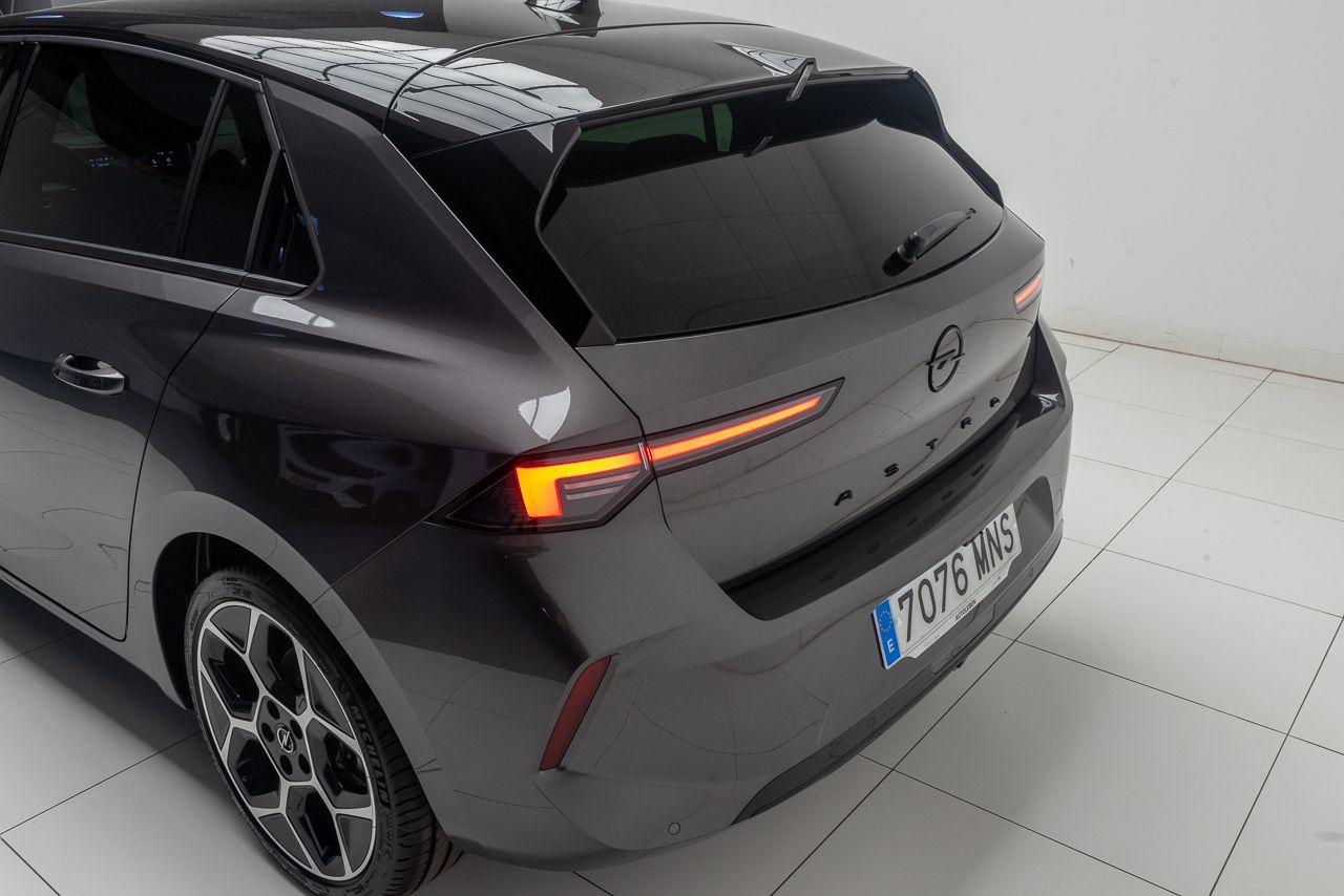 Opel Astra GS 1.2T XHT 130 CV 5P - Foto 2