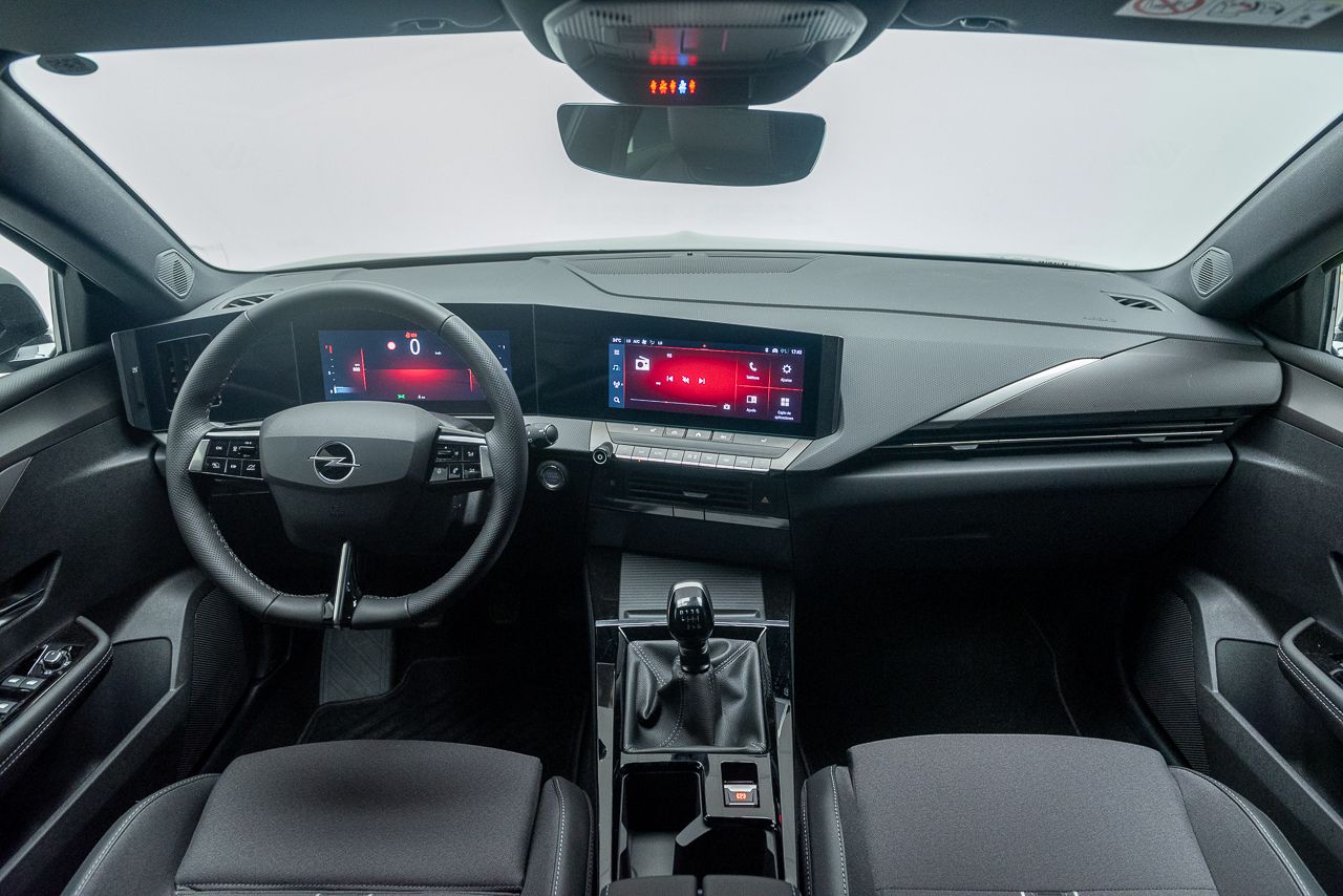 Opel Astra GS 1.2T XHT 130 CV 5P - Foto 2
