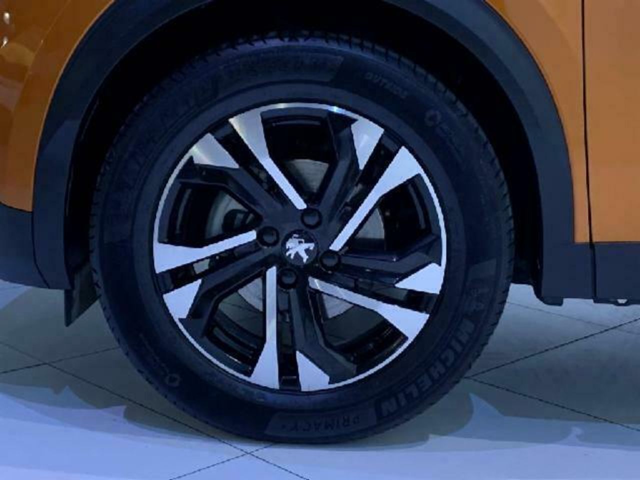 Peugeot 2008 GT LINE 1.2 PURETECH 130 CV 5P - Foto 2