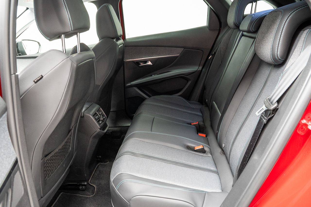 Peugeot 3008 N 3008 ALLURE PACK 1.6 HYBRID 225CV  E-AUTO 5P - Foto 2