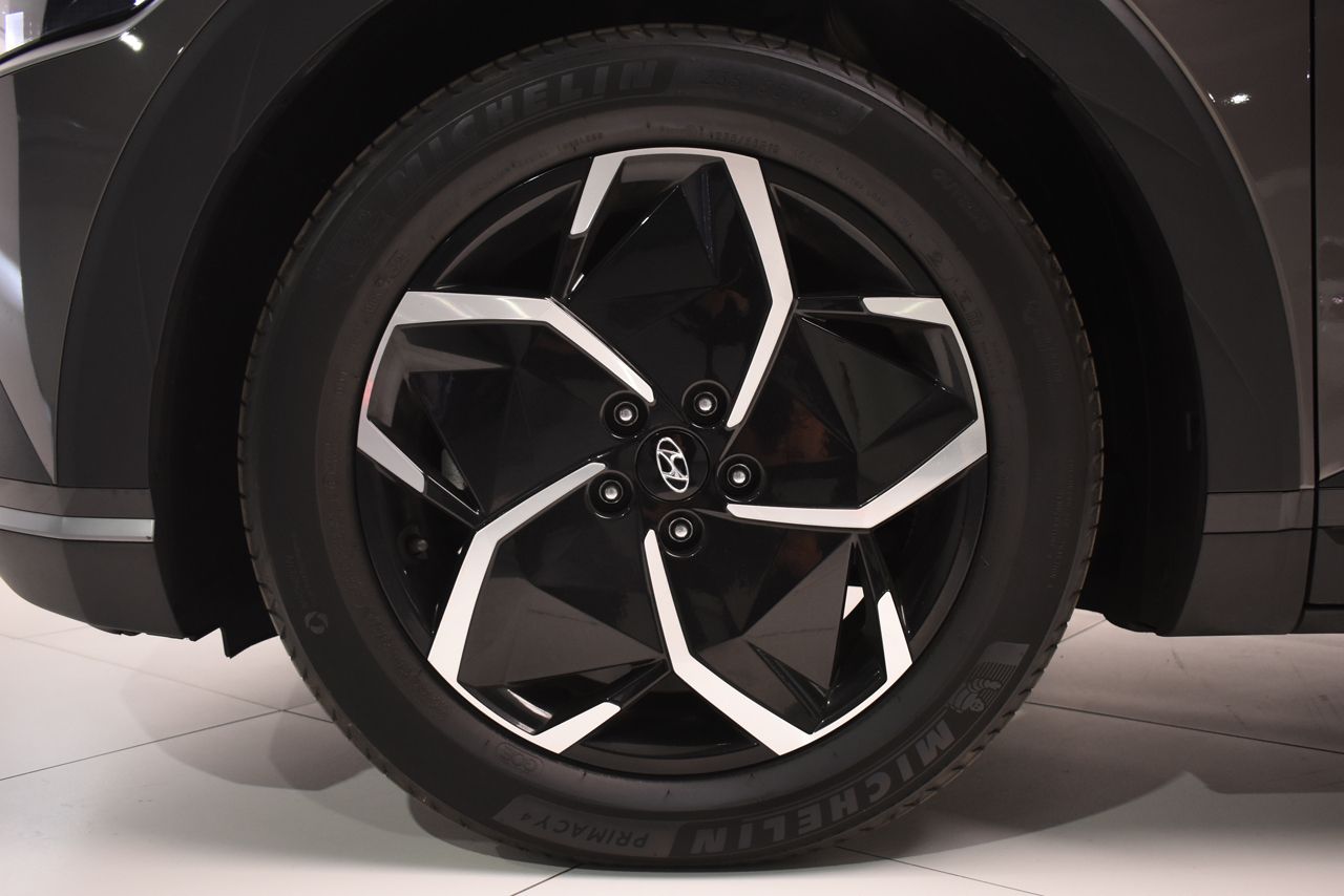 Hyundai IONIQ 5 BEV 58KWH LIGHT 170 CV RWD 5P - Foto 2