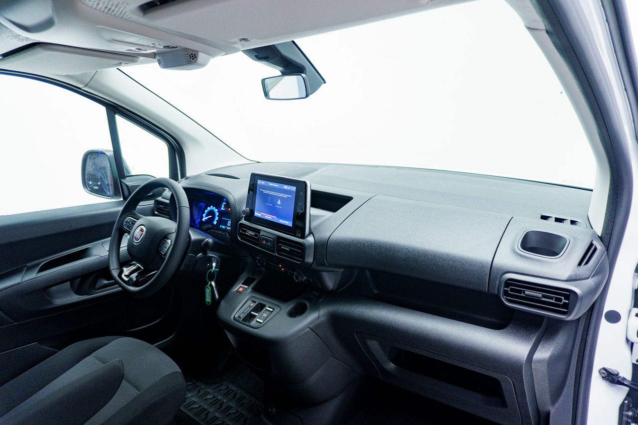 Fiat Doblò BEV 50KWH PACK STYLE 136 CV 5P - Foto 2