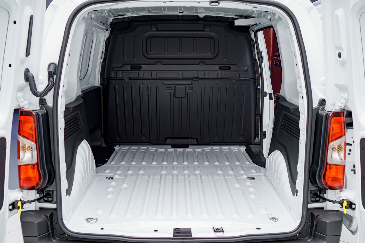 Fiat Doblò BEV 50KWH PACK STYLE 136 CV 5P - Foto 2