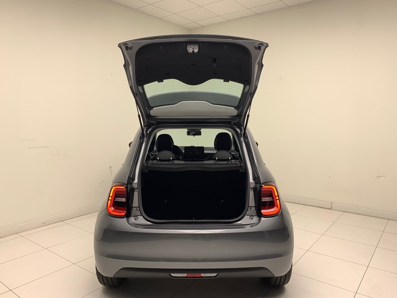 Fiat 500 -E ICON BEV 42KWH 118 CV 3P - Foto 2