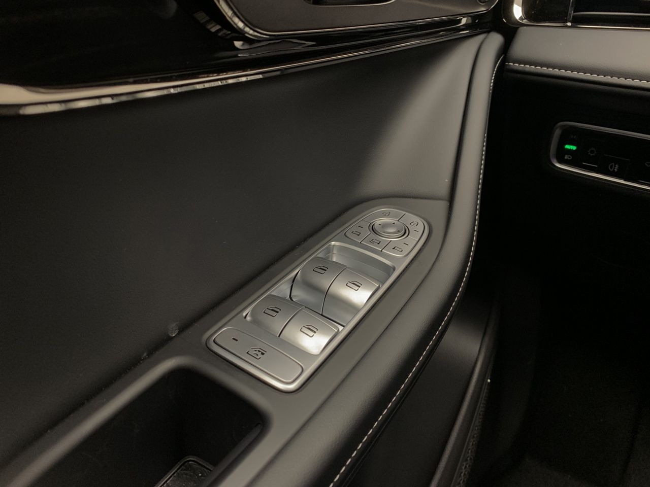Omoda 5 5 PREMIUM EV BEV 61KWH 204 CV 5P - Foto 2