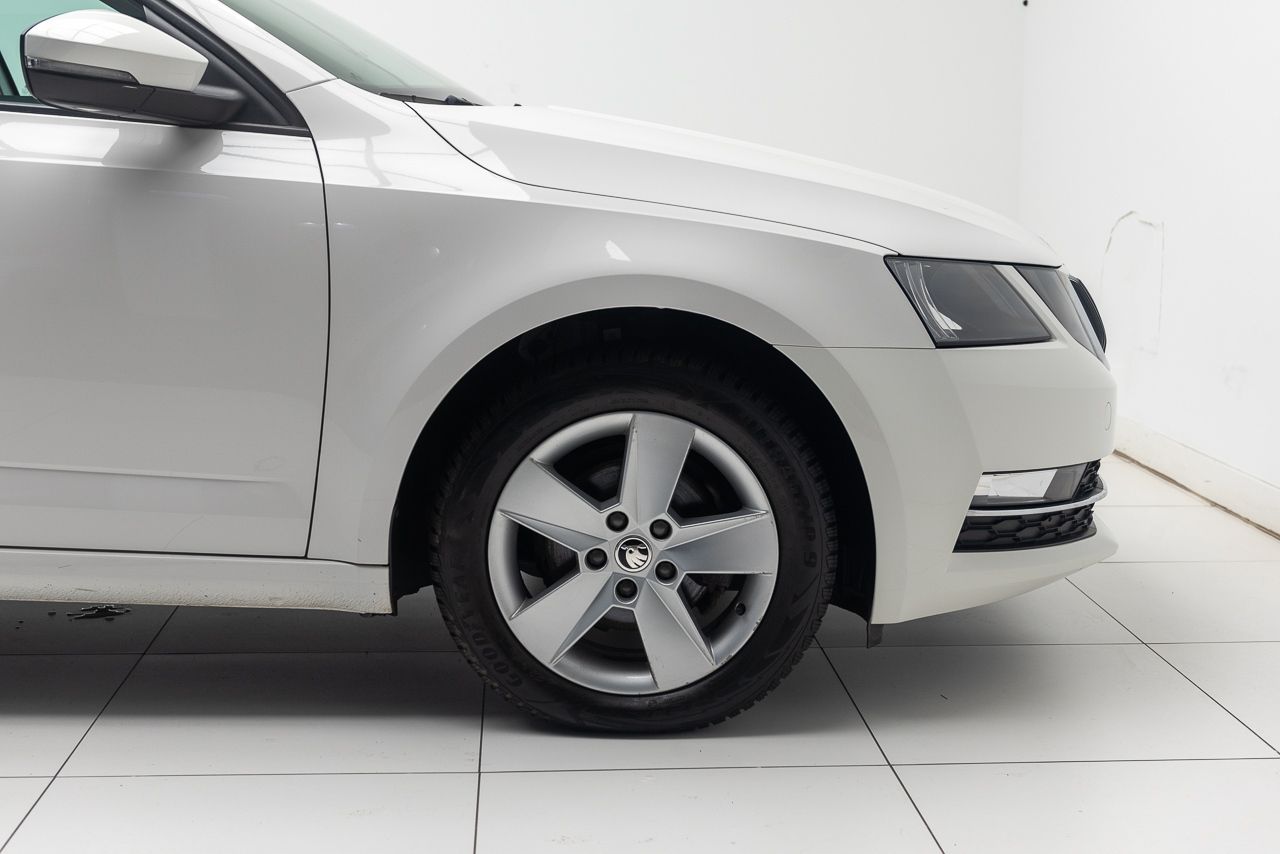 Skoda Octavia AMBITION 1.6 TDI 115 CV 5P - Foto 2
