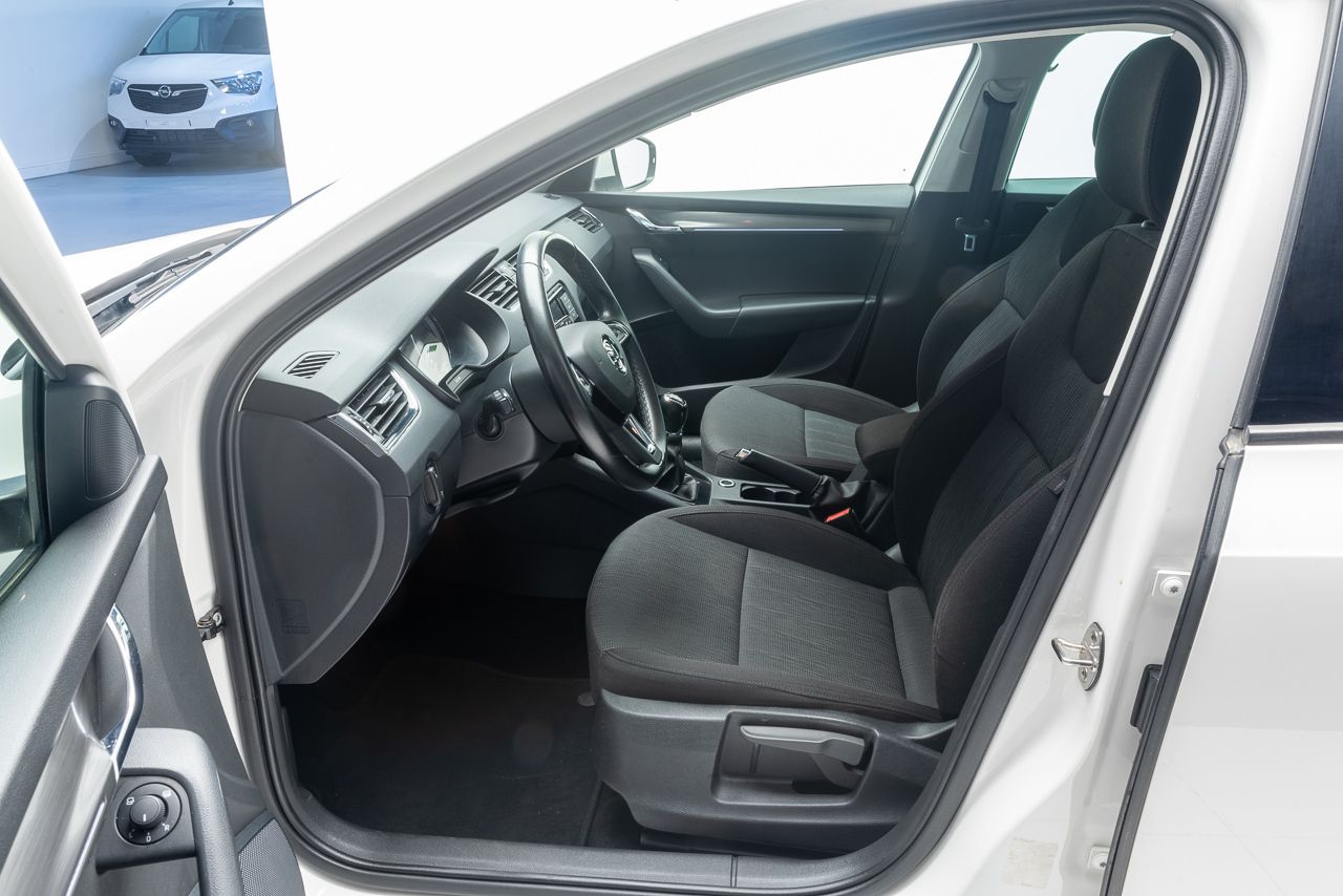 Skoda Octavia AMBITION 1.6 TDI 115 CV 5P - Foto 2