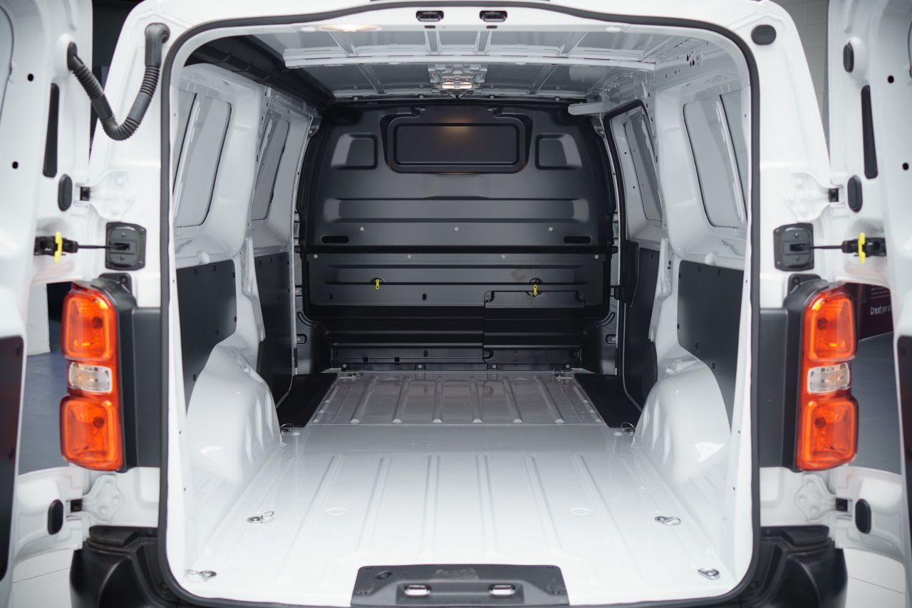 Opel Vivaro L BEV 75KWH 136 CV AUTO 4P - Foto 2