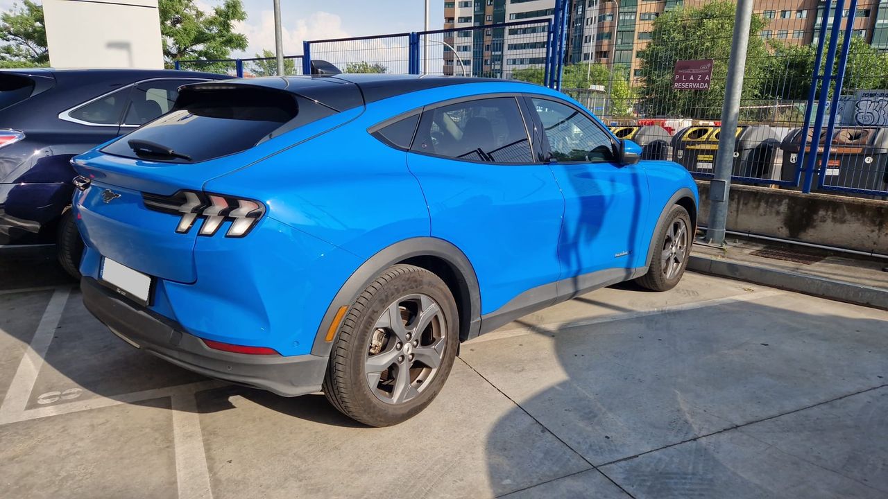 ford mustang mach-e 2022 / foto grande (3)