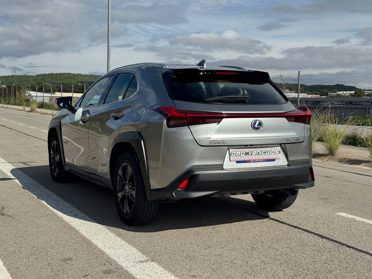 Lexus UX 250h Business - foto 2