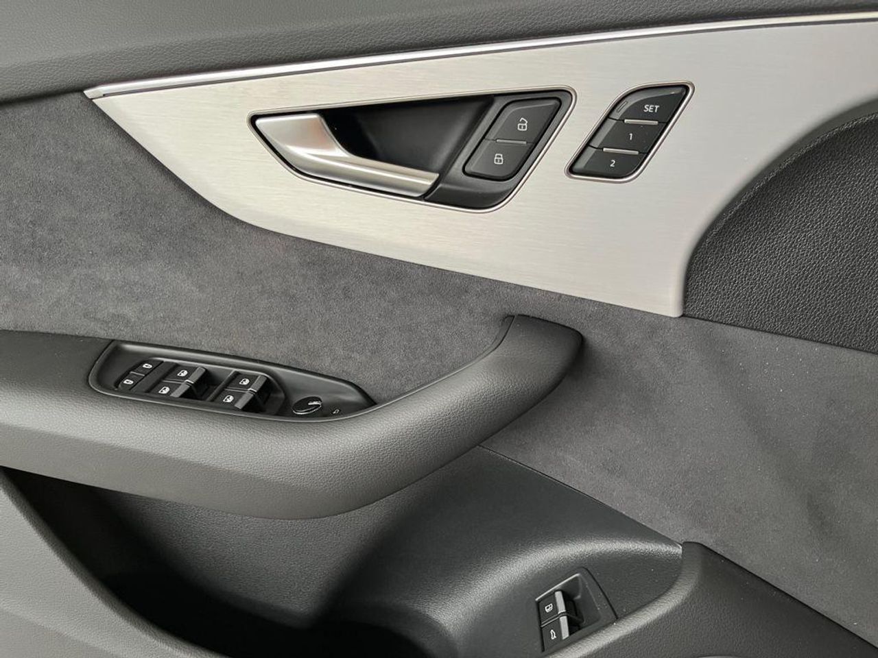 Audi Q8 S line plus 55 TFSIe quattro 280 kW (381 CV) tiptron - foto 15