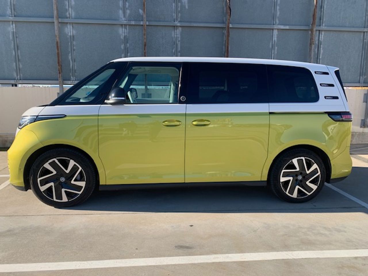 volkswagen id.buzz 2023 / foto grande (3)