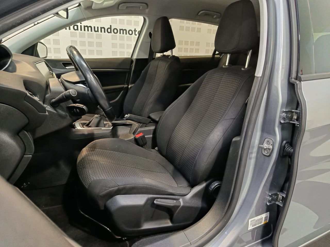 Peugeot 308 5p Active 1.5 BlueHDi 130 S&S - Foto 2
