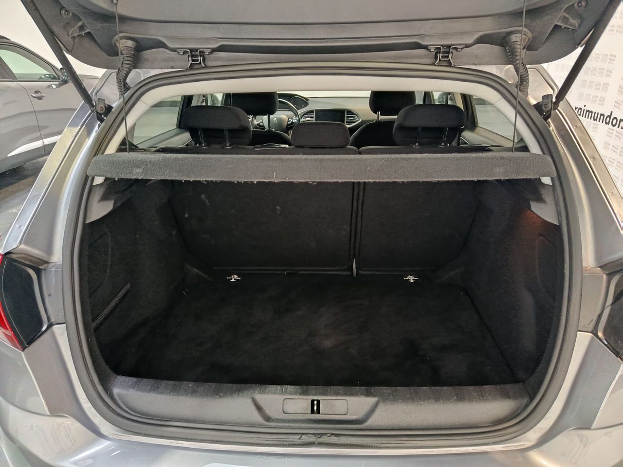 Peugeot 308 5p Active 1.5 BlueHDi 130 S&S - Foto 2