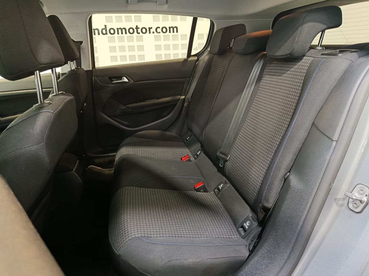 Peugeot 308 5p Active 1.5 BlueHDi 130 S&S - Foto 2