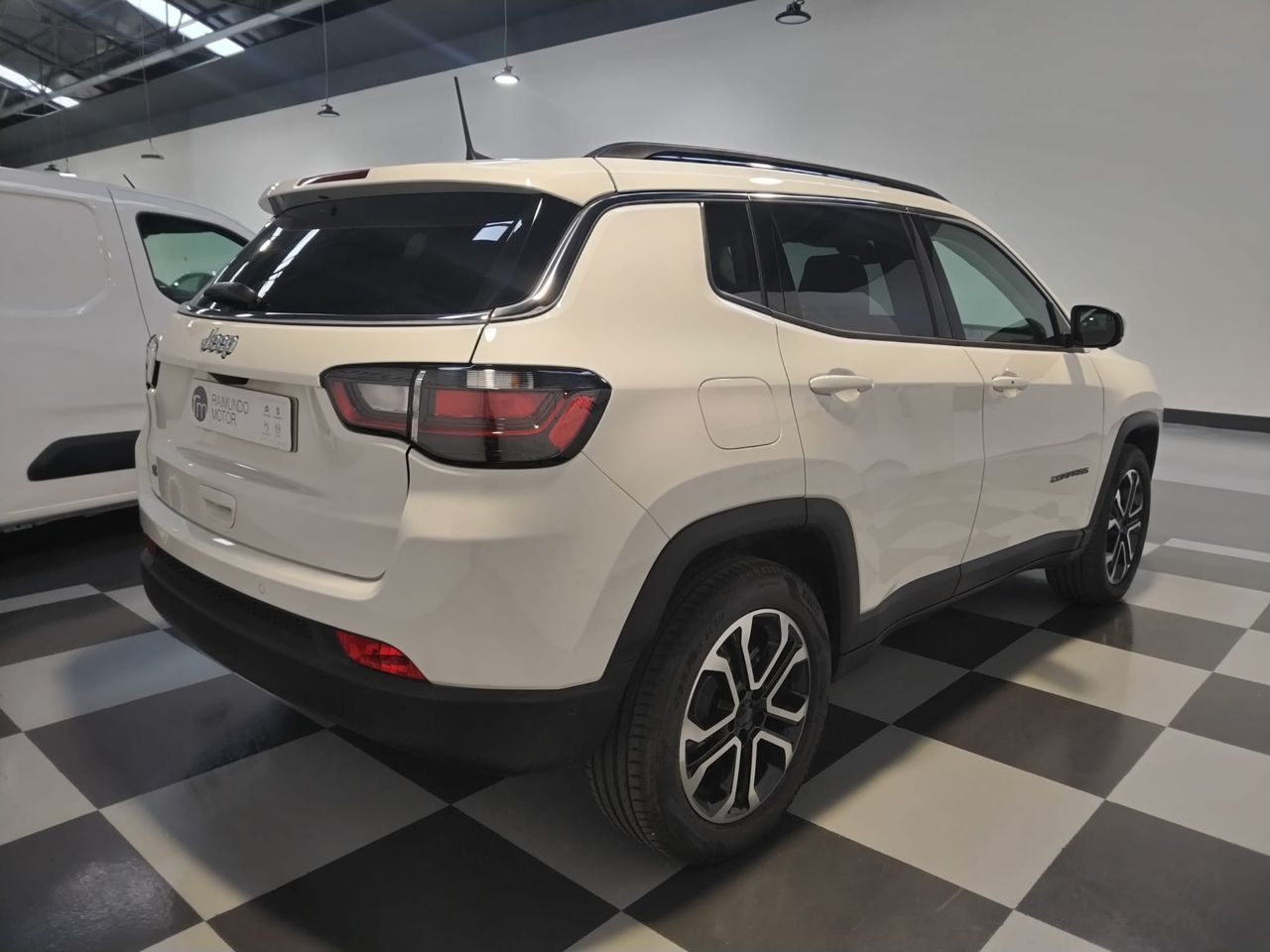 Jeep Compass eHYBRID 1.5 MHEV 96KW LIMITED DCT - Foto 2