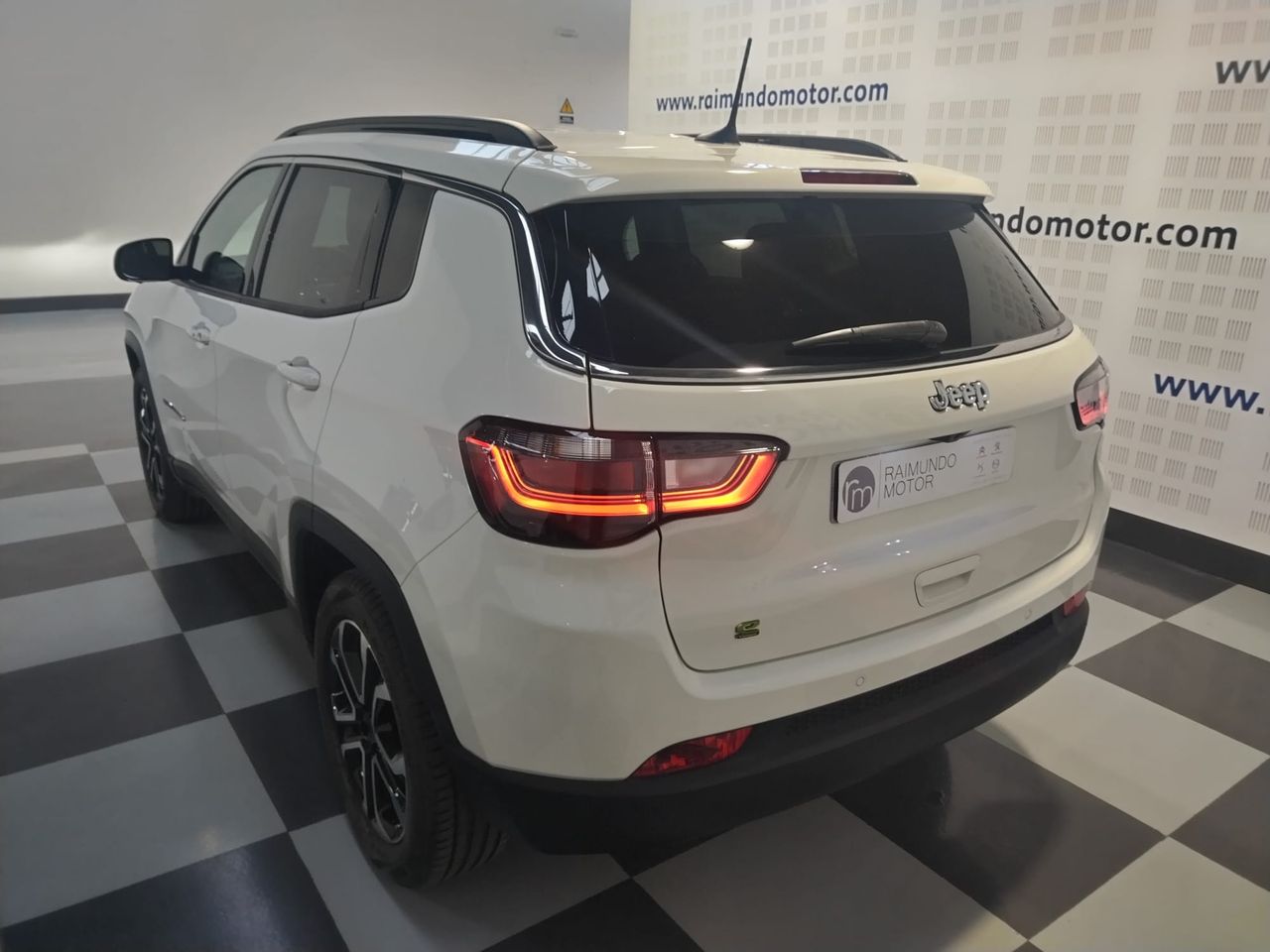 Jeep Compass eHYBRID 1.5 MHEV 96KW LIMITED DCT - Foto 2
