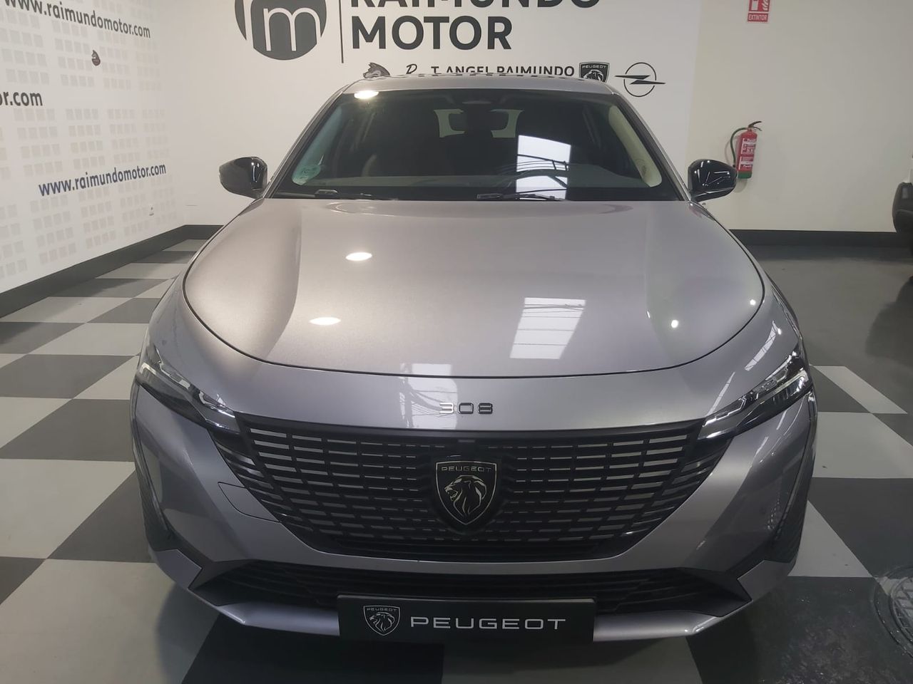 peugeot 308 5p active bluehdi 130 eat8 foto grande (3)