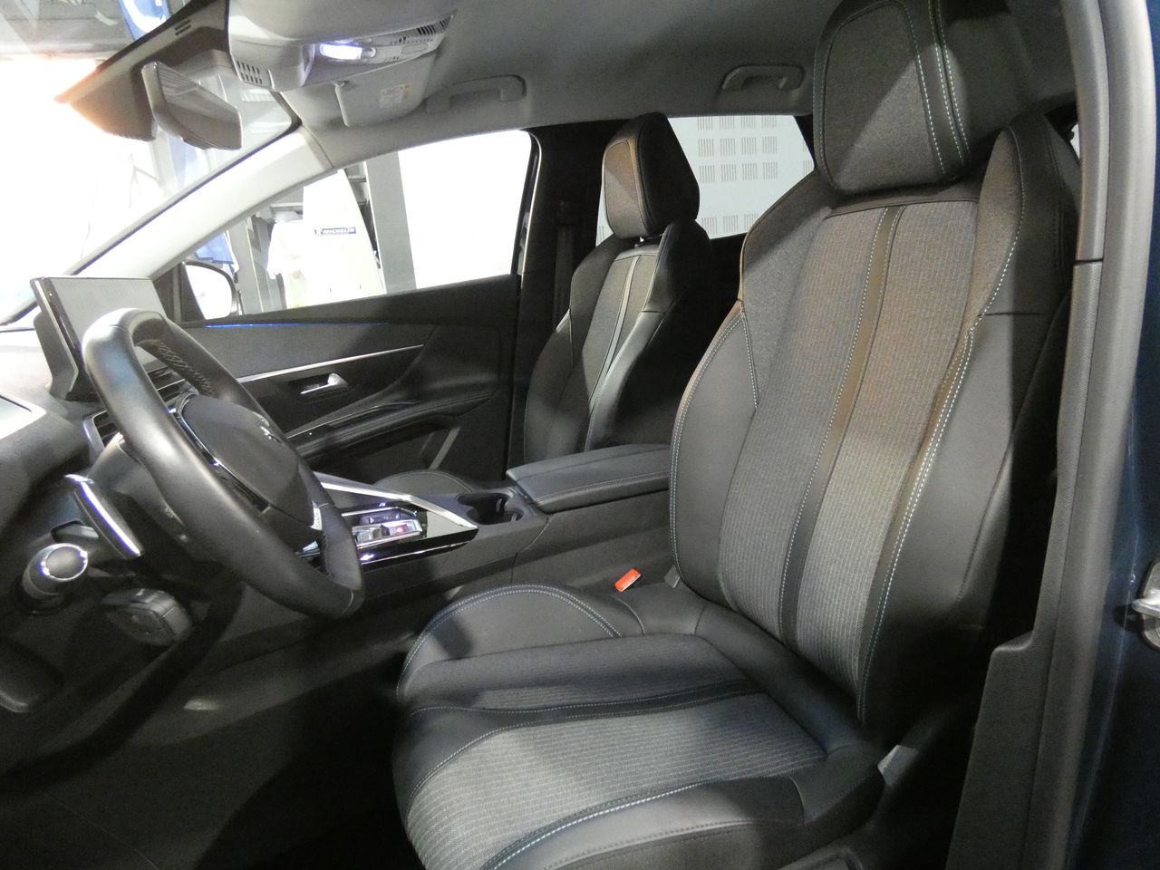 Peugeot 3008 Hybrid 136 e-DCS6 Allure - Foto 2
