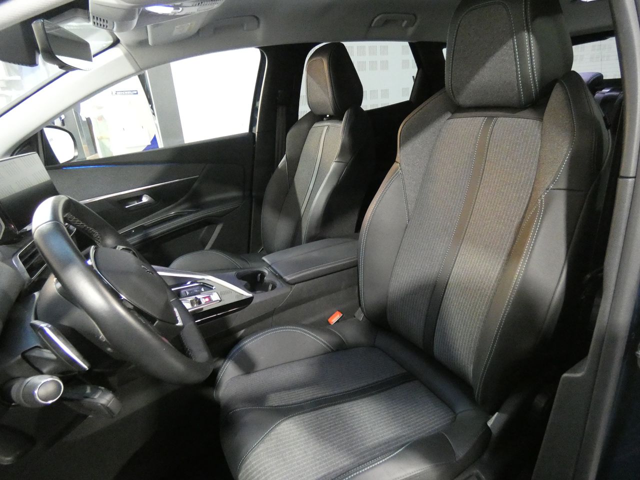 Peugeot 3008 Hybrid 136 e-DCS6 Allure - Foto 2