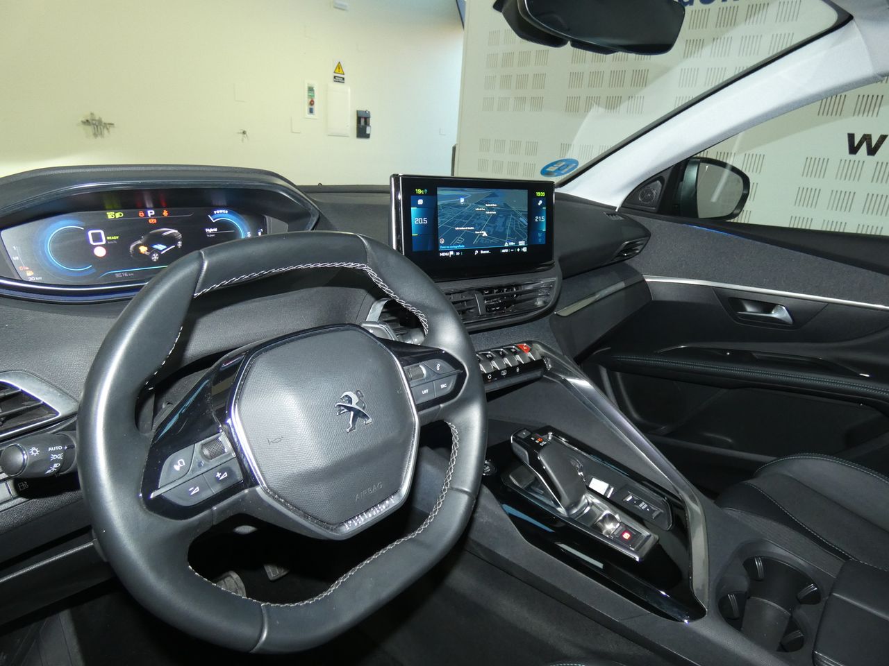 Peugeot 3008 Hybrid 136 e-DCS6 Allure - Foto 2