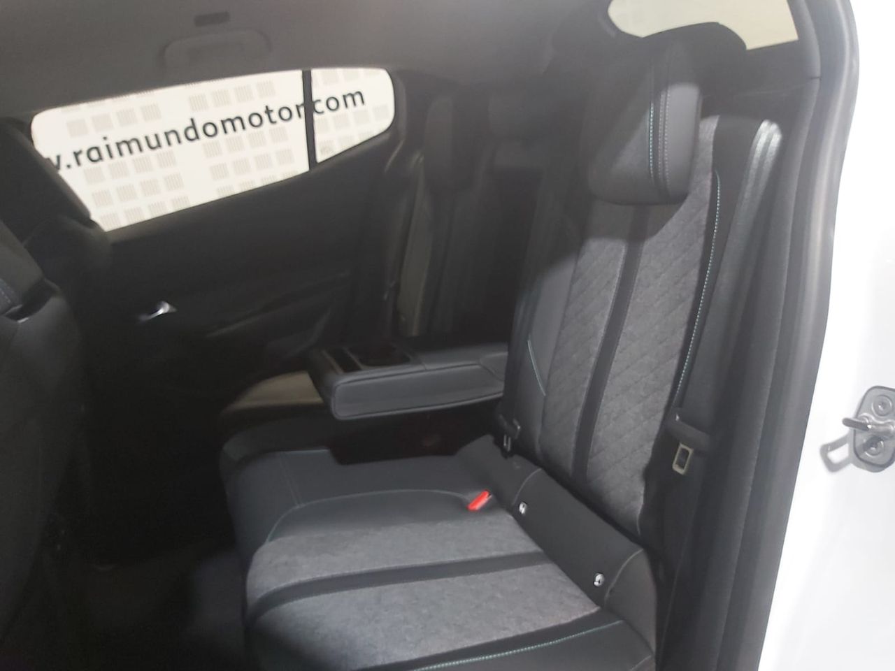 Peugeot 408 Allure PureTech 130 S&S EAT8 - Foto 2