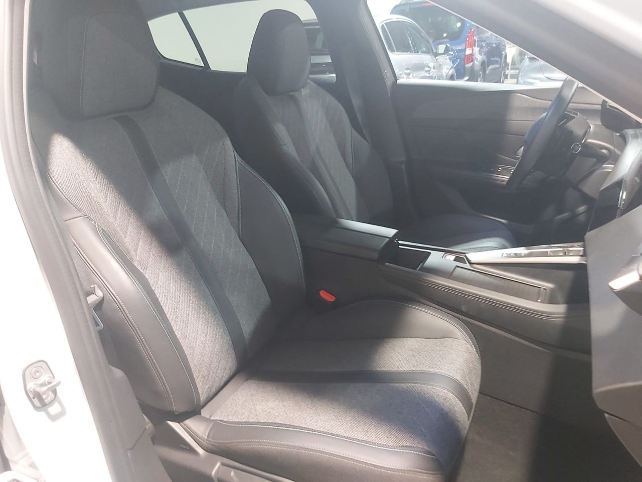 Peugeot 408 Allure PureTech 130 S&S EAT8 - Foto 2