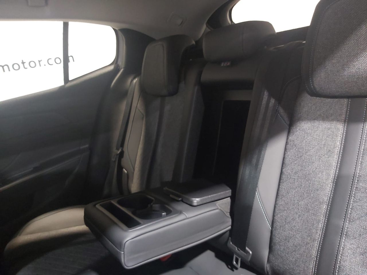 Peugeot 408 Allure PureTech 130 S&S EAT8 - Foto 2