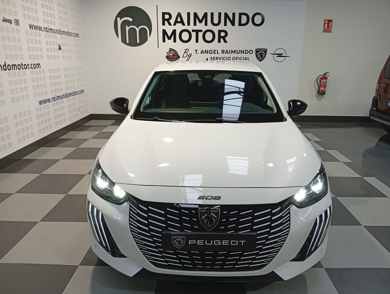 peugeot 208 allure puretech 100 foto grande (2)
