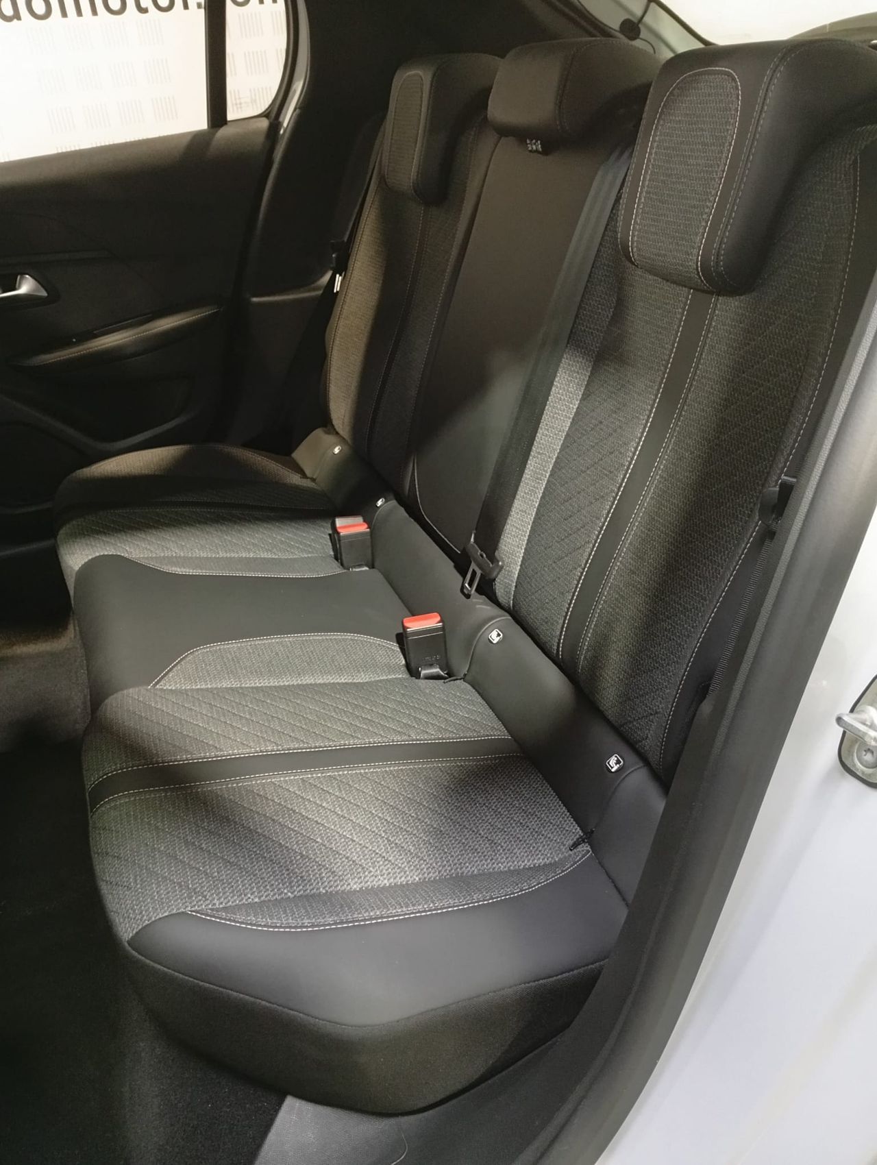 Peugeot 208 Allure Puretech 100 - Foto 2