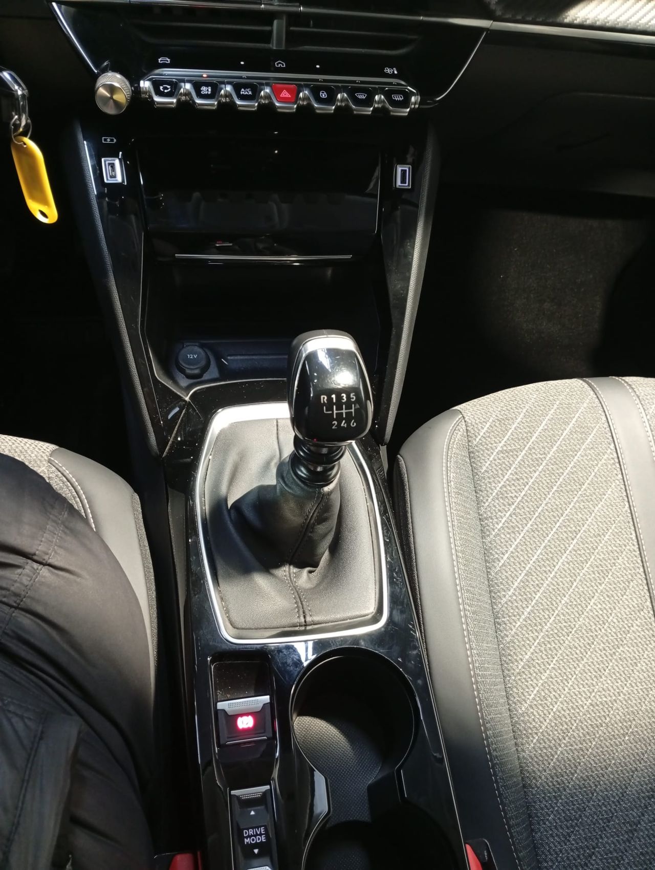 Peugeot 208 Allure Puretech 100 - Foto 2
