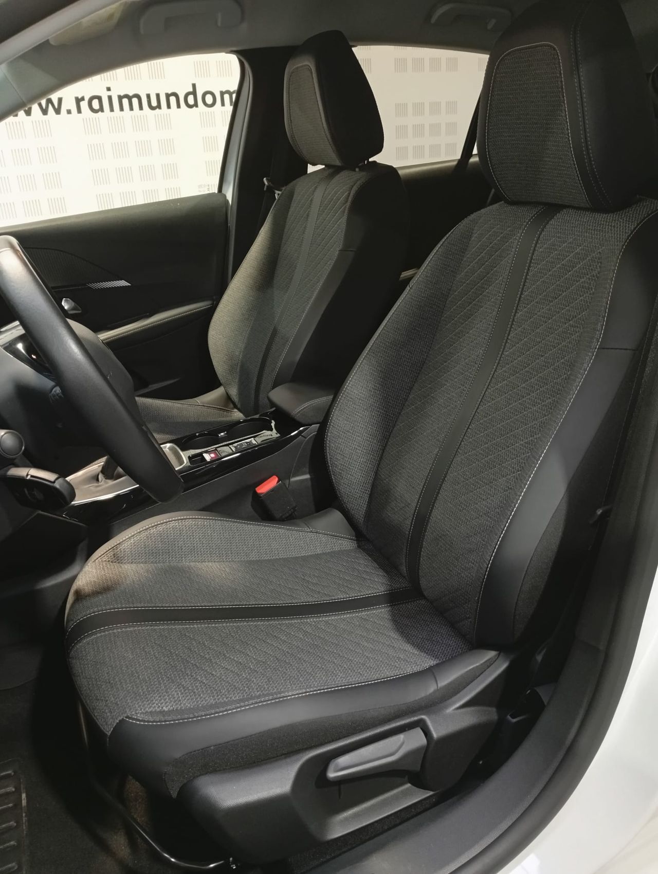Peugeot 208 Allure Puretech 100 - Foto 2
