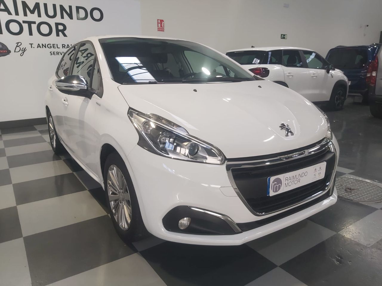 peugeot 208 3p style 1.2l puretech 60kw 82cv foto grande (2)