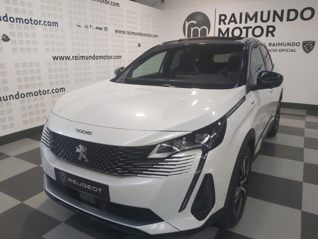 peugeot 3008 hybrid 225 eeat8 gt foto grande (2)