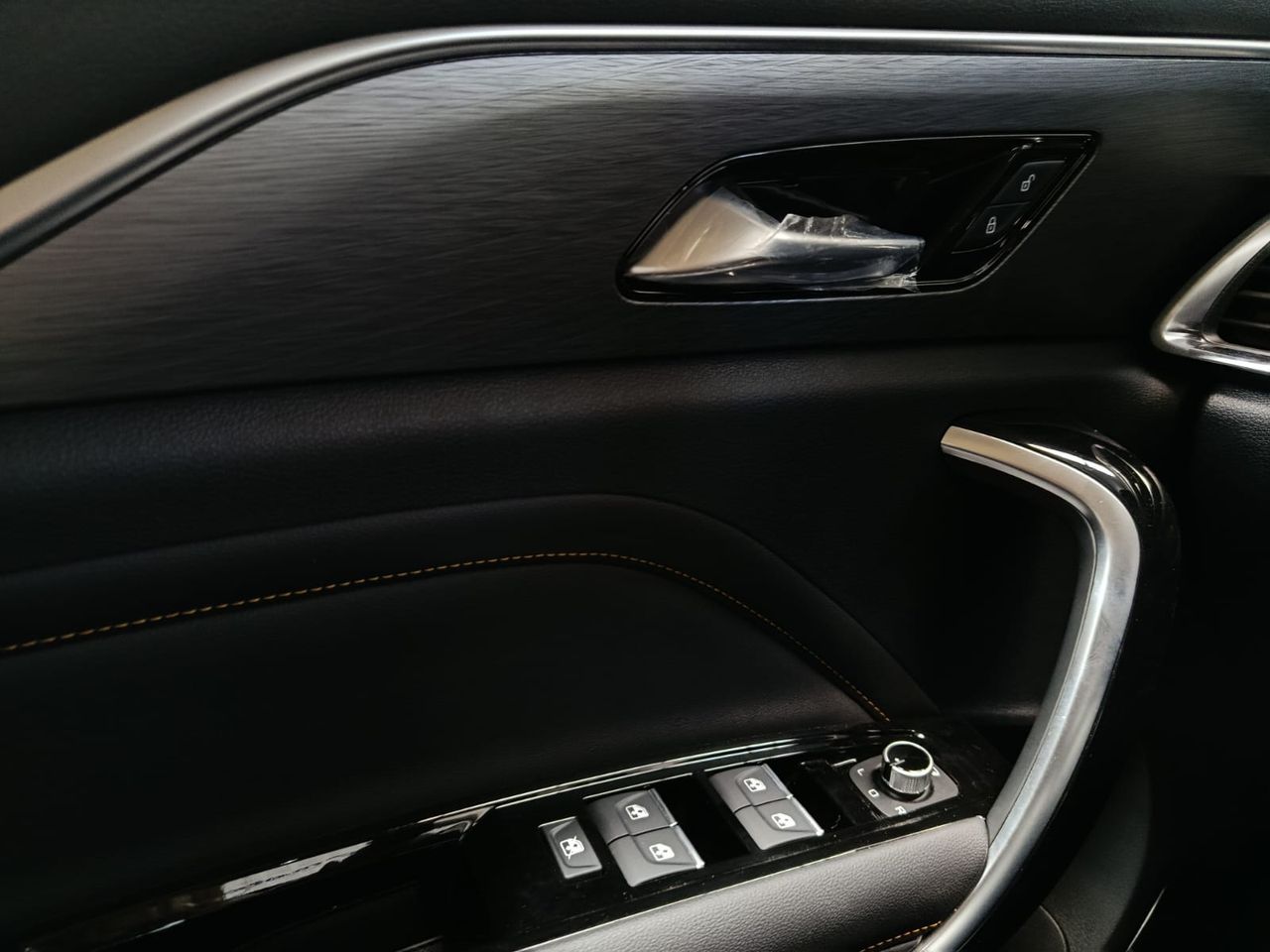 Bestune T77 1.5T  165 CV AUTOMATICO - Foto 2